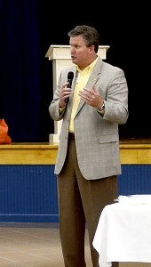 MESSENGER PHOTO/SCOTTIE BROWN Troy City Schools Superintendent Lee Hicks welcomes everyone to the meet and greet held at Troy Elementary School Tuesday. 