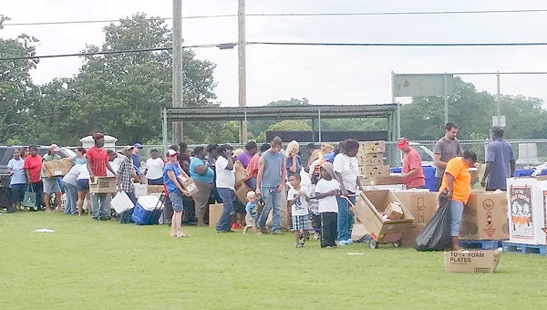 More than 700 people were served with the ‘I Choose Life’ Ministry’s food service project this week. The progra is part of the ministry’s lastest outreach effort, which includes the creation of a food bank here in Pike County.